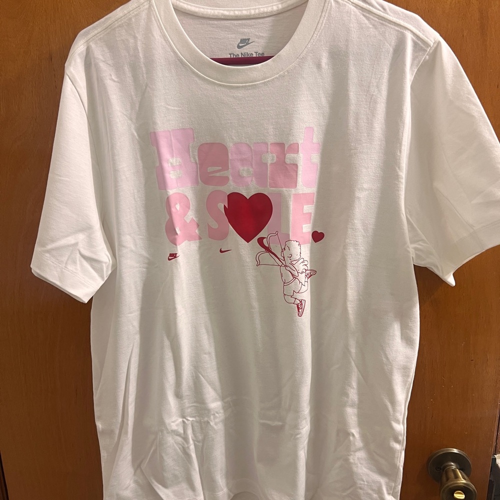 Nike Heart & Sole Tee Valentines day